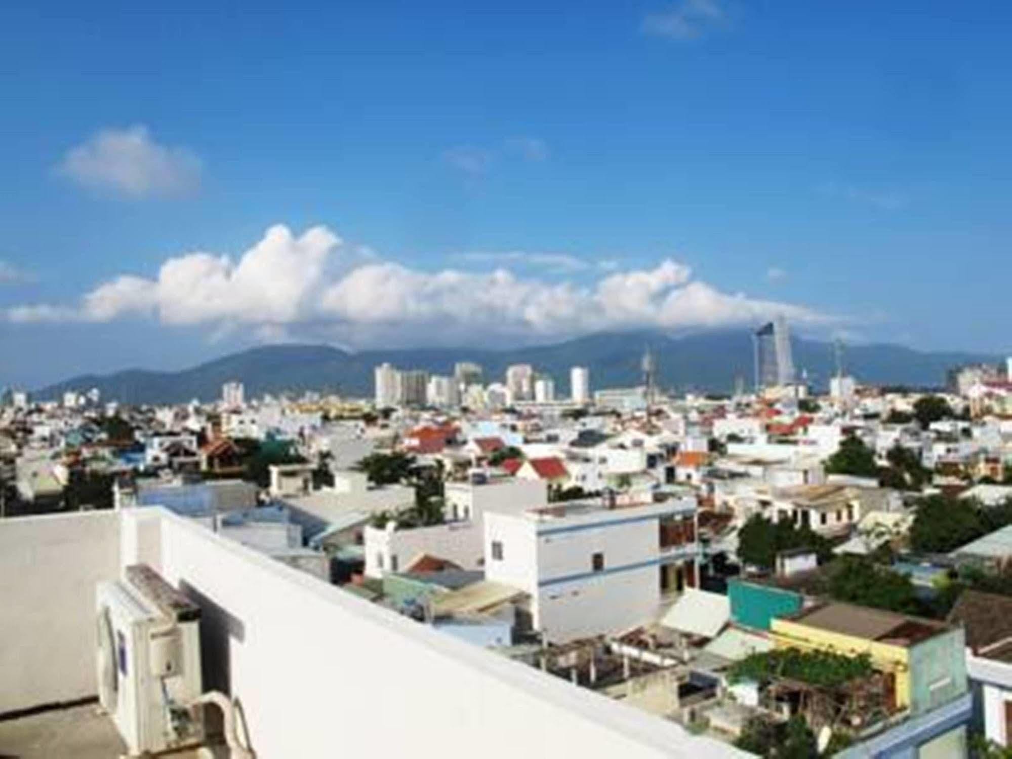 Reddoorz Near Cau Song Han 2 Danang Exterior photo