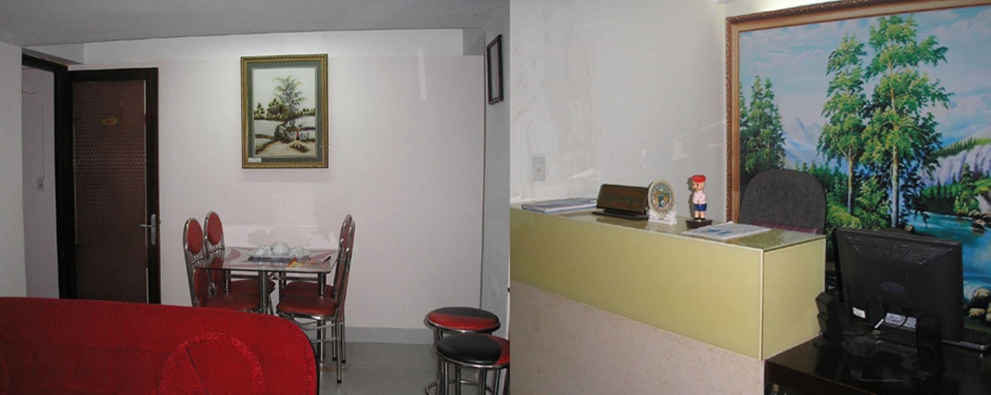Reddoorz Near Cau Song Han 2 Danang Exterior photo