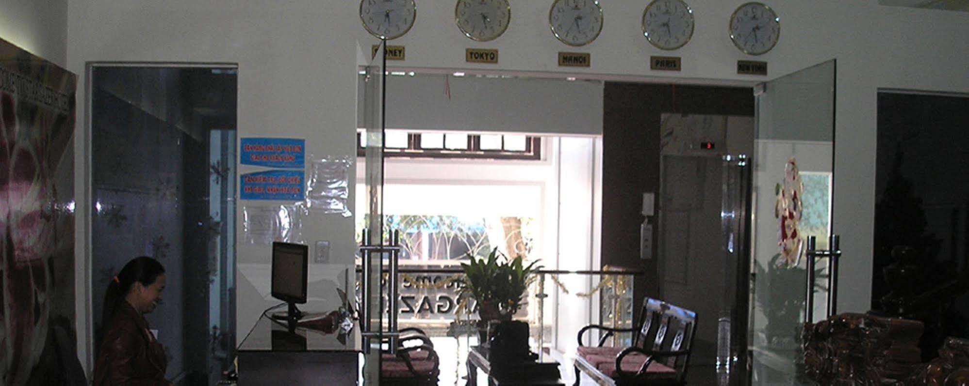 Reddoorz Near Cau Song Han 2 Danang Exterior photo